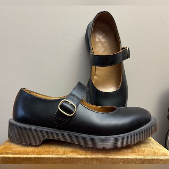 Women’s Dr Martens Mary Jane shoes - Picture 3 of 5